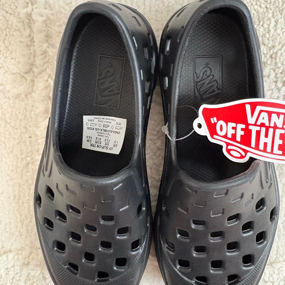 NWT Vans Trek Slip-On Black Breathable Rinseable Durable 1 - Picture 2 of 5